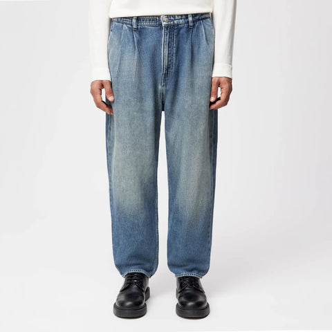 DRYKORN KARYKO_D Relaxed Fit Jeans in Mid-Blue Denim Farbe - blau