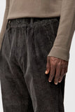 DRYKORN CHASY_RGLR Casual Hose mit Bundfalte in Baumwoll-Breitcord Farbe - dark chocolate online kaufen