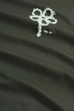 NN.07 Pedro EMB Stickerei Bio-Baumwolle T-Shirt in Drak Army online kaufen