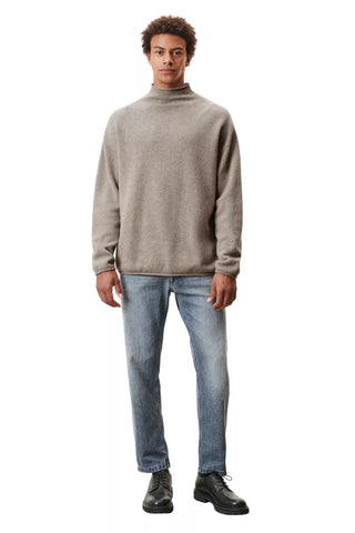 DRYKORN  NOLAN Oversized turtleneck jumper in virgin wool Farbe - greige